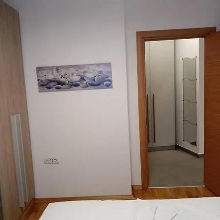 Lägenhet Brand New, Modern & Cozy In Area *