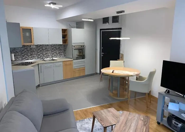 شقة Brand New, Modern & Cozy In Area سكوبجي